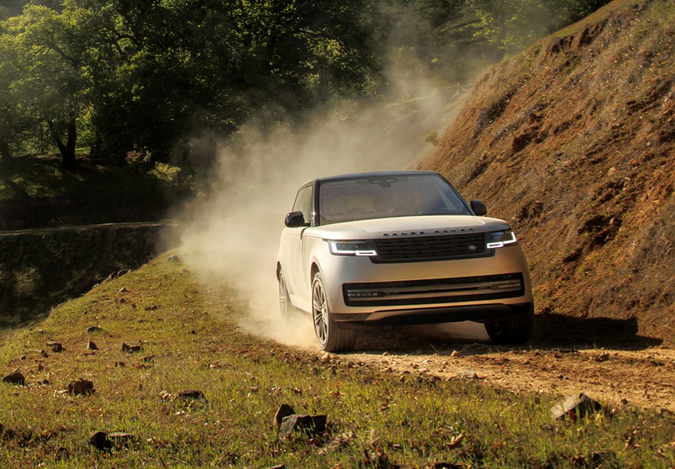 Plataforma do novo Land Rover Range Rover já está preparada para a versão elétrica — Foto: Divulgação