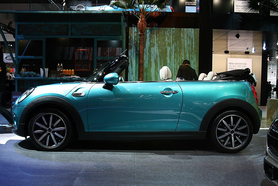 Mini Cooper conversível no Salão de Tóquio 2015