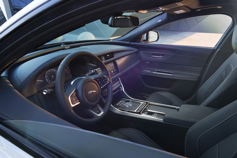 Jaguar XF 2016