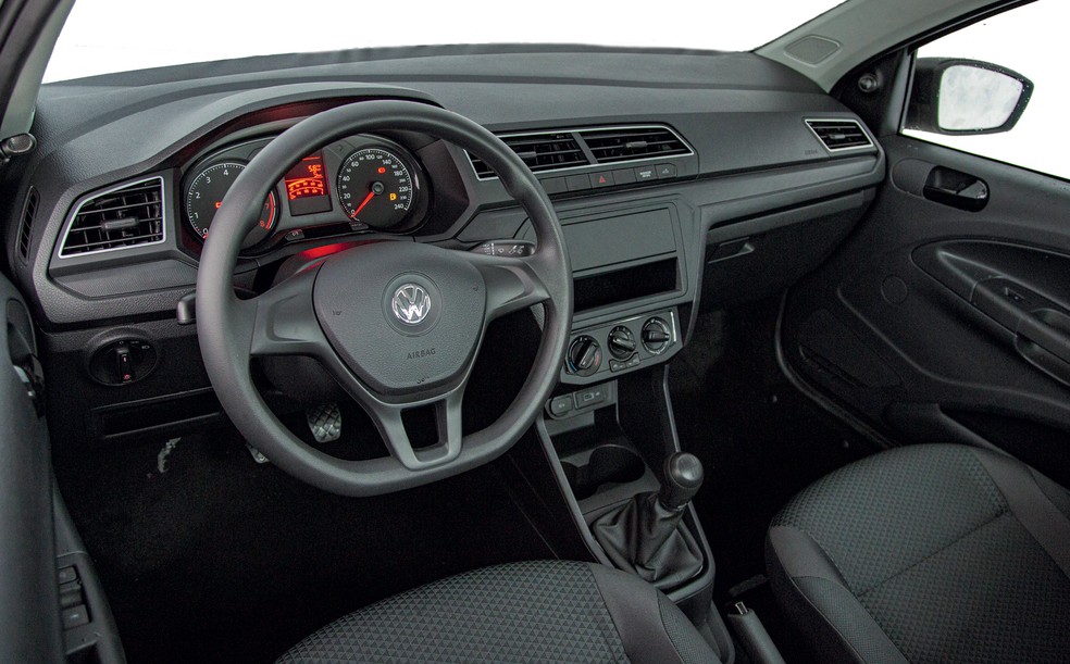 Volkswagen Saveiro é um carro para ser usado no trabalho — Foto: Renato Durães