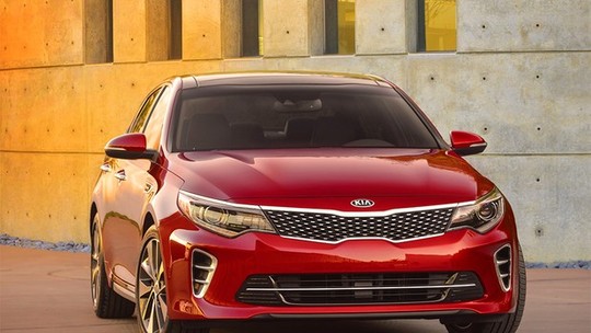 Kia revela primeira foto do Optima 2016