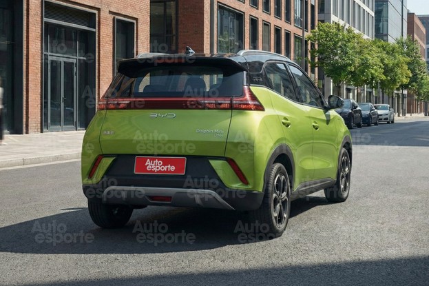 Esboço de SUV de entrada da BYD baseado no Dolphin Mini