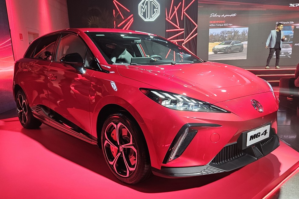 MG MG4 é hatch com características de crossover — Foto: Leonardo Felix/Auto News Brasil