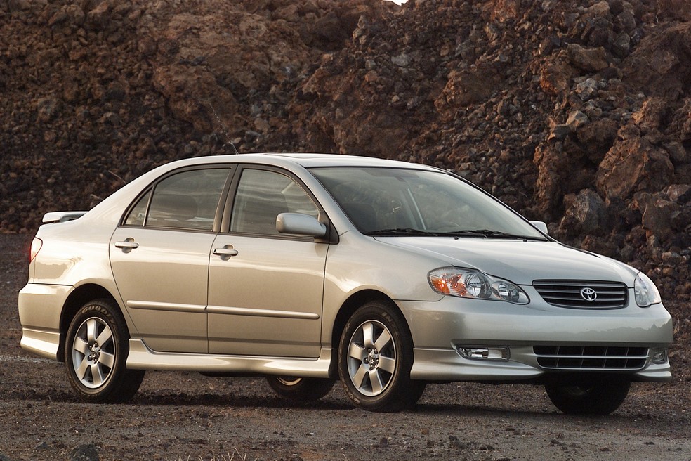 Toyota Corolla S fazia parte da geração conhecida como "Brad Pitt" — Foto: Divulgação/Toyota