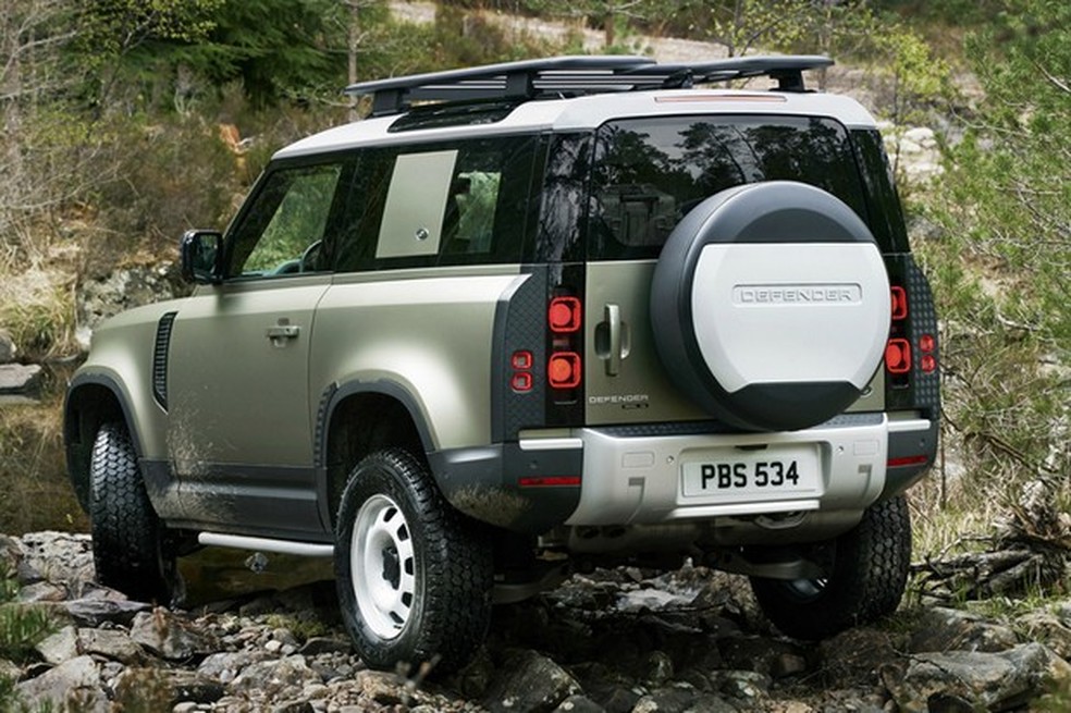 A versão três portas remete ao antigo Defender 90 (Foto: Divulgação) — Foto: Auto Esporte
