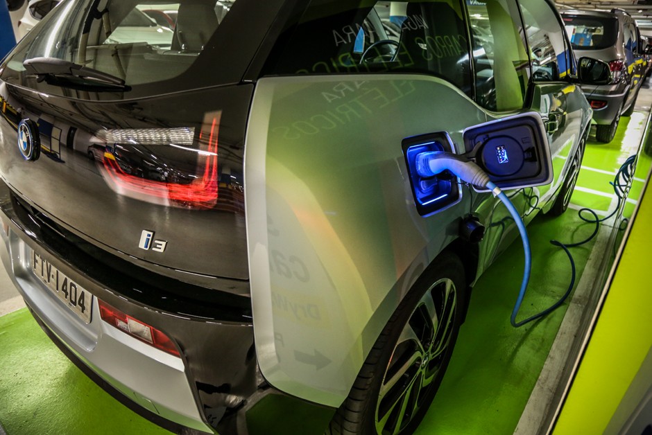 BMW i3 recarregando as energias