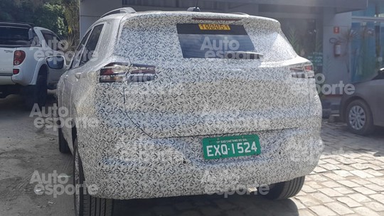 Flagra: novo Chevrolet Tracker terá painel de SUV gringo de maior porte