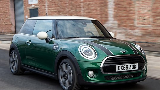 Edição comemorativa do Mini Cooper celebra os 60 anos da marca e custa R$ 172 mil