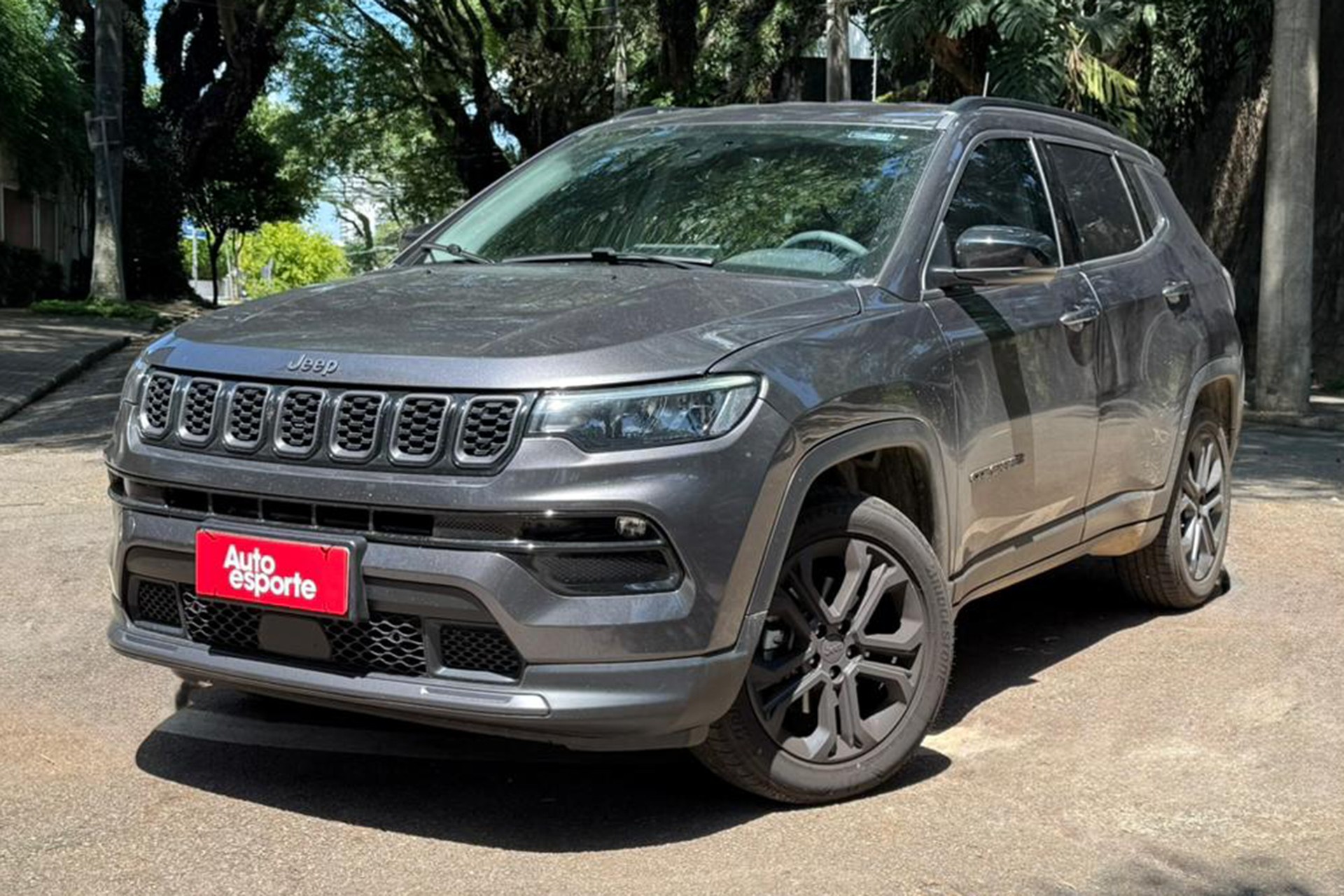 Jeep Compass tem descontos de mais de R$ 50 mil em promoção