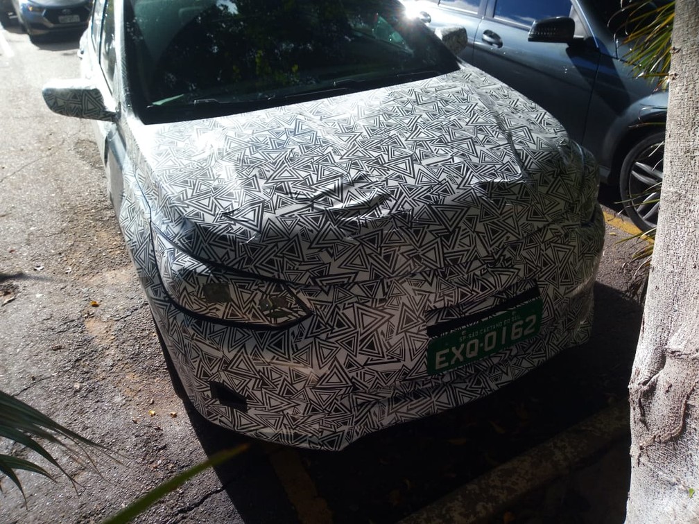 Novo Chevrolet Prisma flagrado em testes. — Foto: Lucas Franca de Oliveira/G1