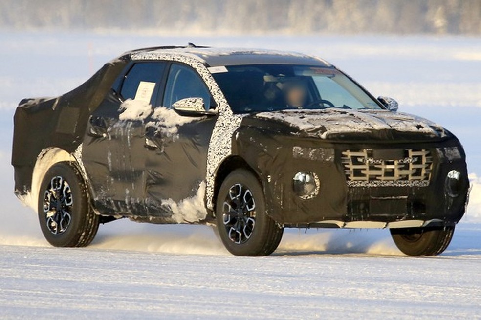 Hyundai Santa Cruz foi flagrada em versão de produção (Foto: AutoMedia/Auto News Brasil) — Foto: Auto Esporte