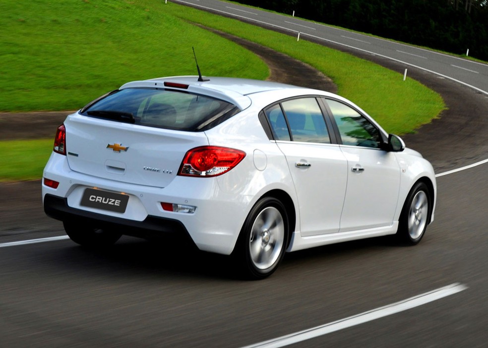 Chevrolet Cruze LTZ 2013 tem equipamentos indisponíveis no Kwid — Foto: Divulgação