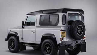Land Rover Defender 2.000.000