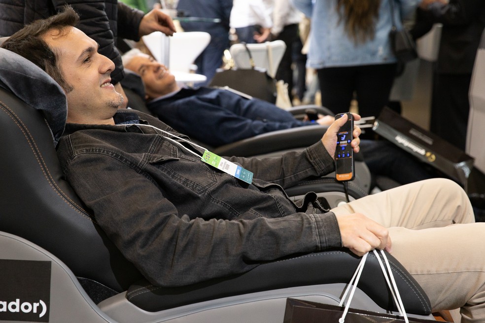 Poltrona massageadora da Next, que a Marcopolo oferece em seus veículos  — Foto: Divulgação 