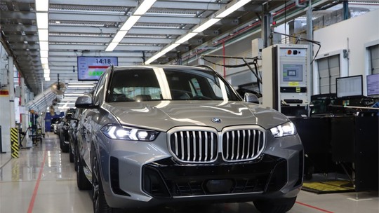 BMW X5 é o primeiro carro híbrido plug-in produzido no Brasil