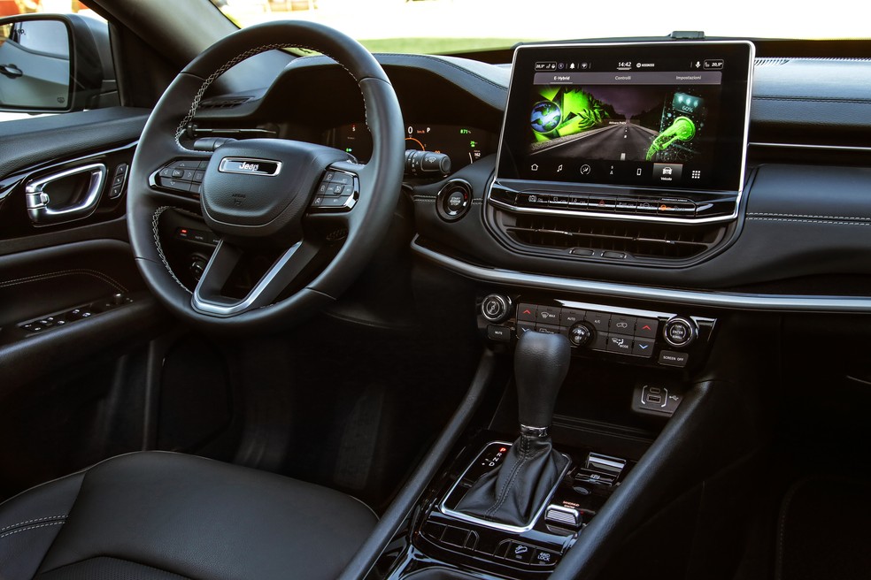 O interior do Compass passou por uma reformulação completa e ficou mais requintado — Foto: Divulgação