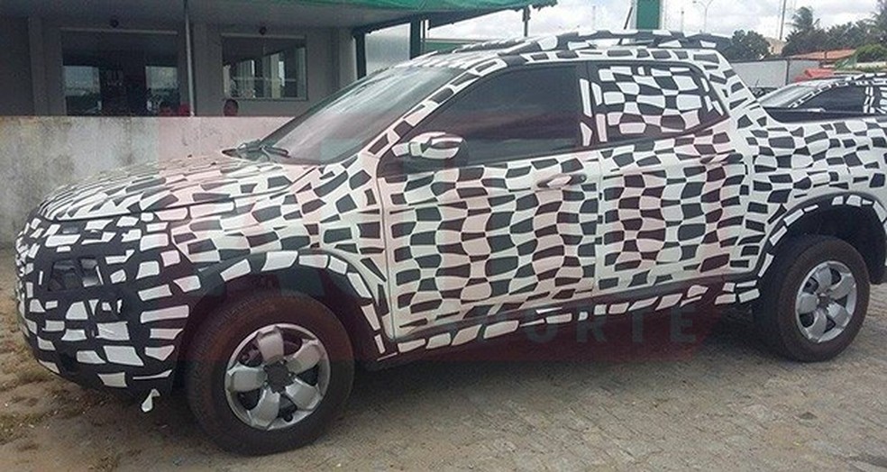 Flagra da picape Fiat Toro em testes (Foto: Jardel Amorin/Auto News Brasil) — Foto: Auto Esporte