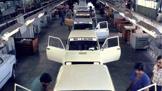 Carro a etanol nasceu há 50 anos no Brasil em meio à crise do petróleo