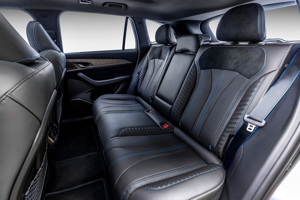 Renault Koleos Esprit Alpine full hybrid E-Tech — Foto: Divulgação/Renault