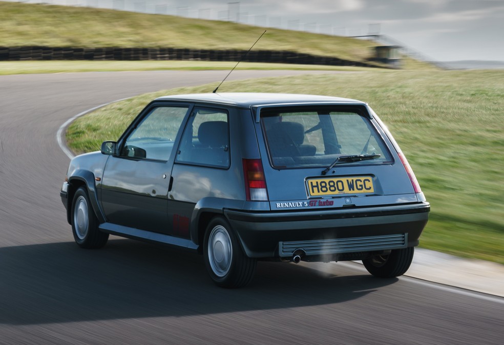 Renault 5 Turbo dos anos 1980 e 1990 — Foto: Divulgação