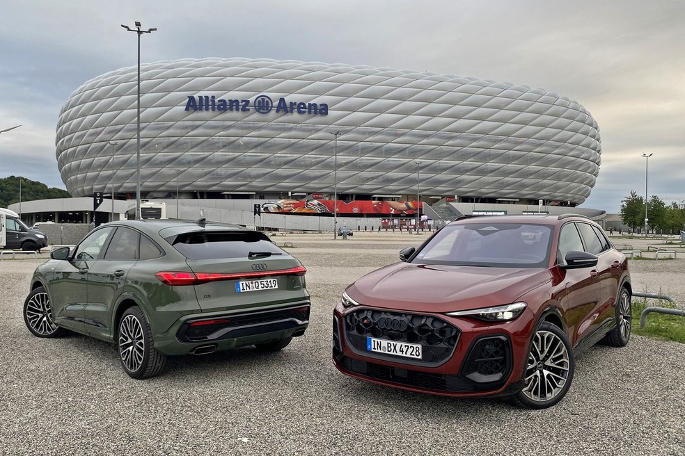 O novo Audi SQ5 (direita) abre pré-venda no Brasil a partir de hoje — Foto: André Schaun/Auto News Brasil