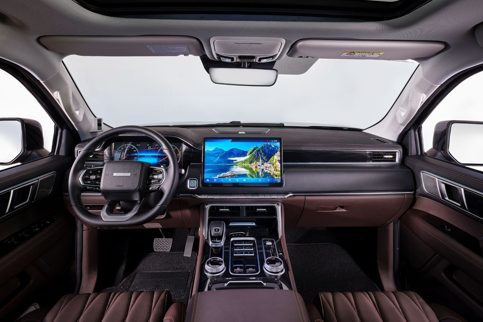 Foton Tunland é equipada com uma central grande de 14,6 polegadas  — Foto: Divulgação/Foton
