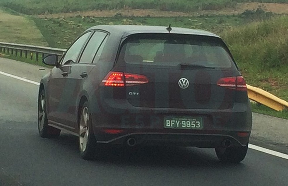 Volkswagen Golf GTI nacional flagrado em testes (Foto: Guilherme Blanco Muniz/Auto News Brasil) — Foto: Auto Esporte