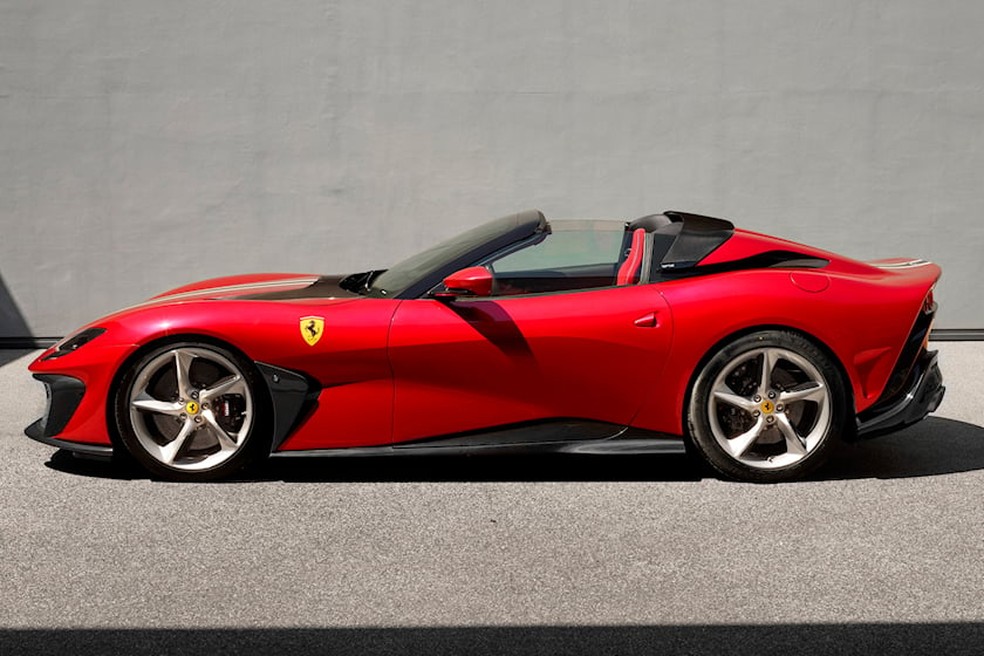 Rodas da Ferrari SP51 são feitas de alumínio e fibra de carbono — Foto: Divulgação