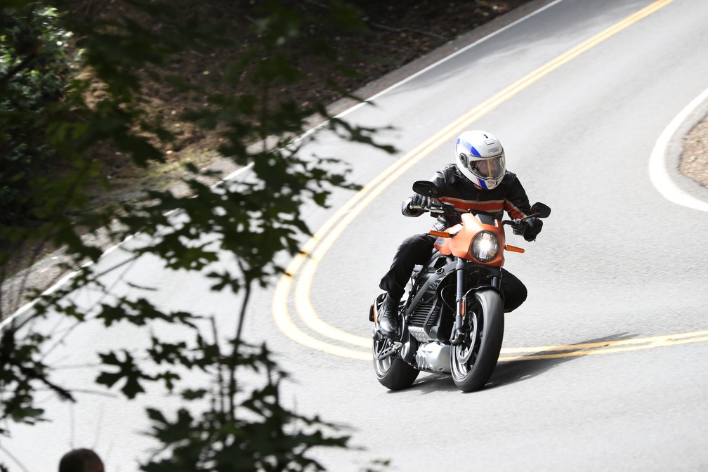 Harley-Davidson LiveWire roda pelas estradas de Portland, nos EUA — Foto: Divulgação