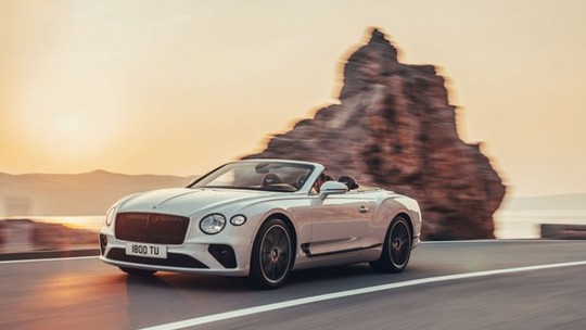 Novo Bentley Continental conversível anda como Porsche e parece um clube britânico por dentro
