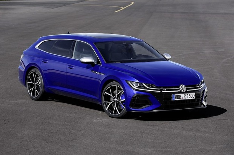 A perua surge com o facelift que traz pequenas mudanças na dianteira e traseira (Foto: Divulgação) — Foto: Auto Esporte