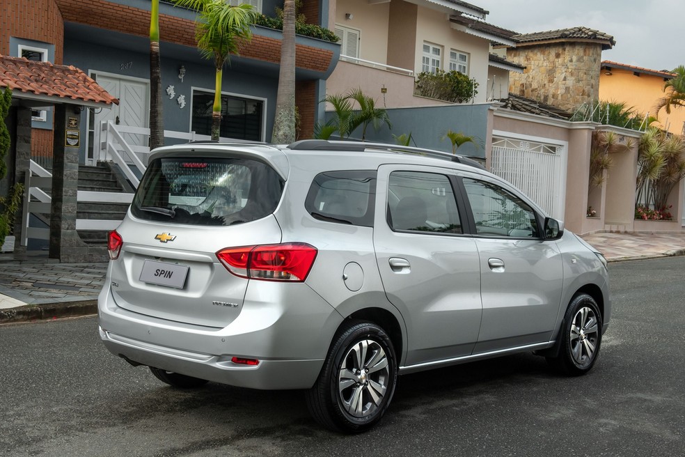 Chevrolet Spin é a única minivan da lista — Foto: Divulgação