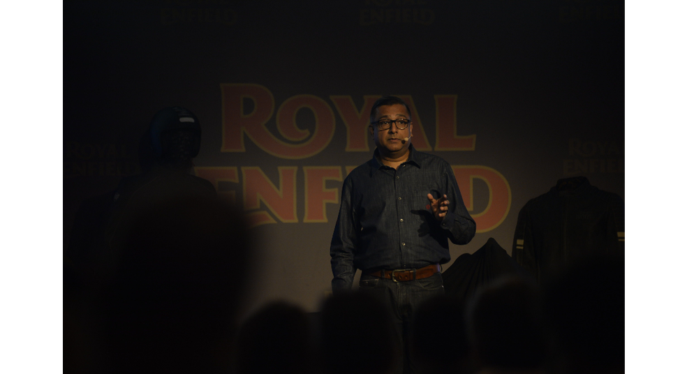 Arun Gopal, diretor de negócios internacionais da Royal Enfield, na apresentação da marca em São Paulo, nesta quinta-feira (20) — Foto: Gustavo Epifânio / Divulgação