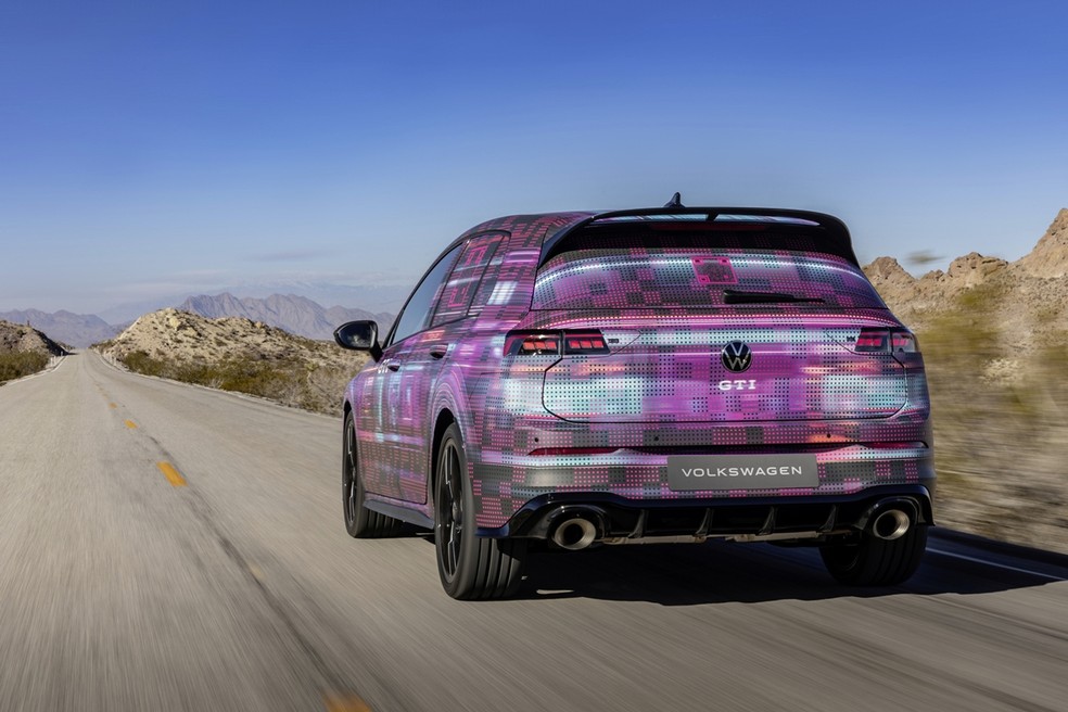 Volkswagen Golf GTI 2024 será revelado em breve sem camuflagem — Foto: Divulgação