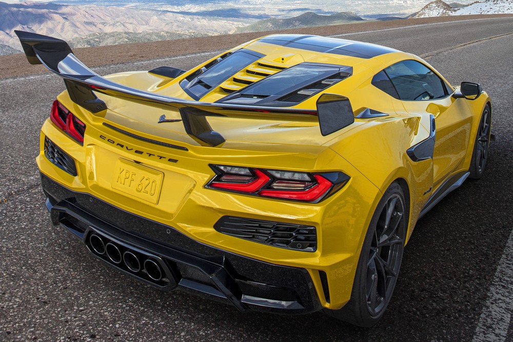 Chevrolet Corvette ZR1 de 1.064 cv é o carro mais rápido da história da GM