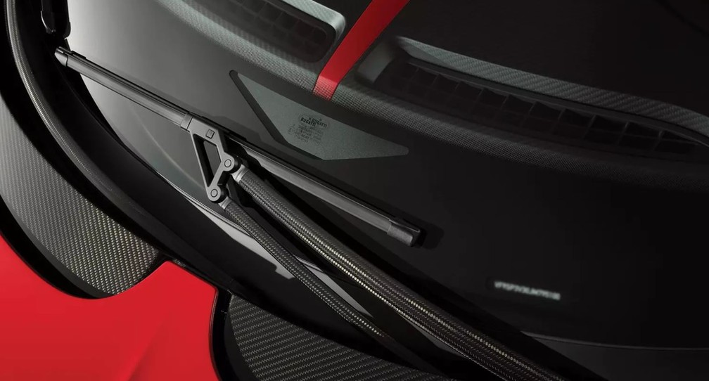 Limpadores de para-brisa do Bugatti Chiron tem base de fibra de carbono — Foto: Divulgação