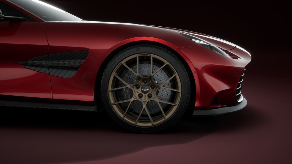 Aston Martin Vanquish: superesportivo é equipado com rodas de 21 polegadas — Foto: Divulgação