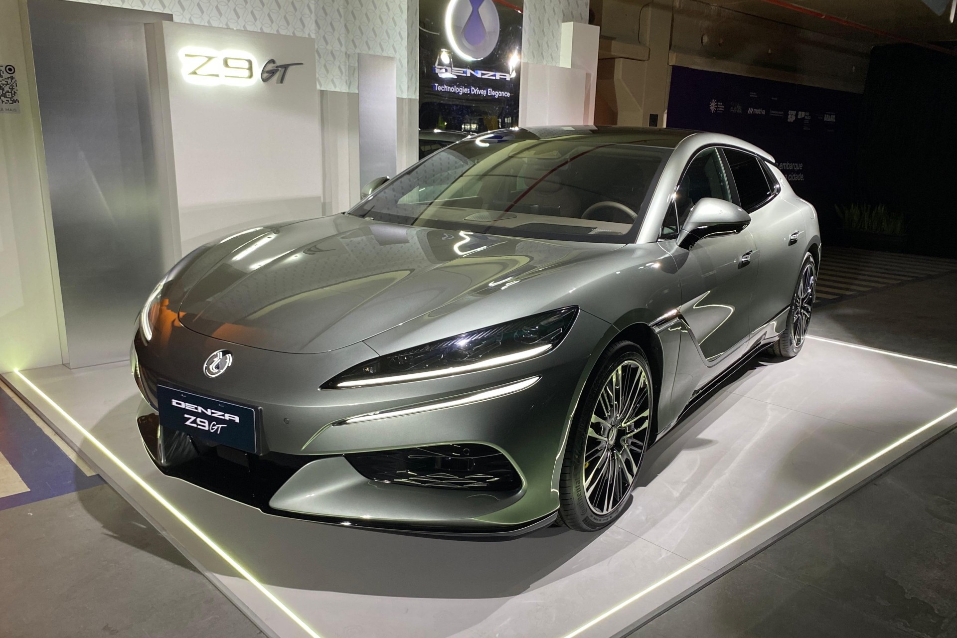 Denza Z9 GT, BYD de ‘luxo’ com 965 cv, é revelado no Brasil; já conhecemos