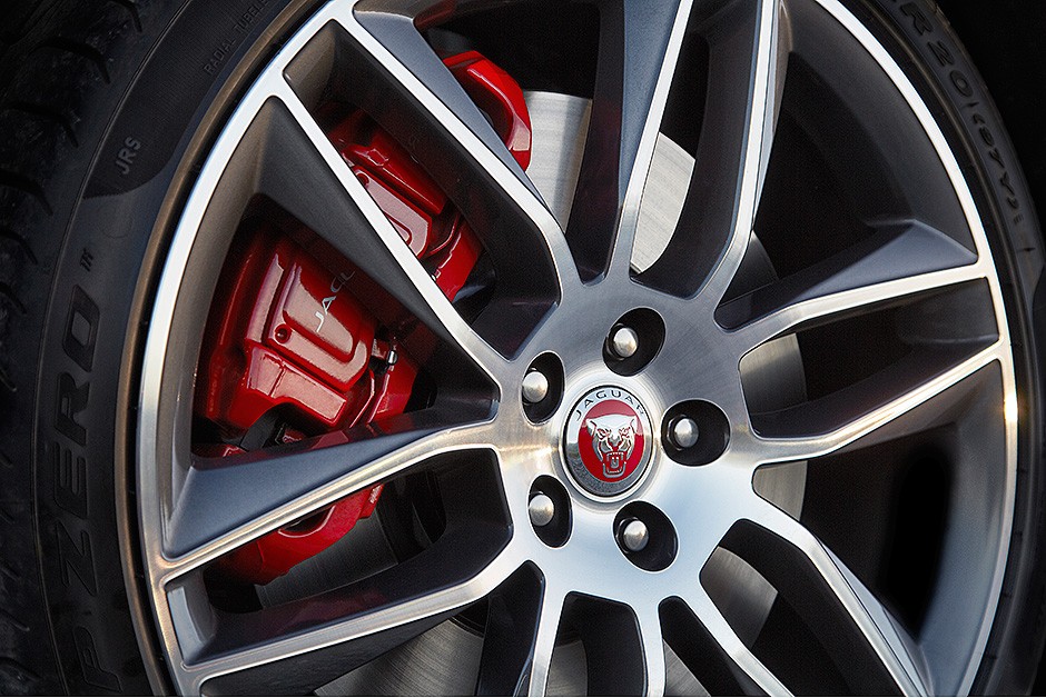 Jaguar F-Type R AWD
