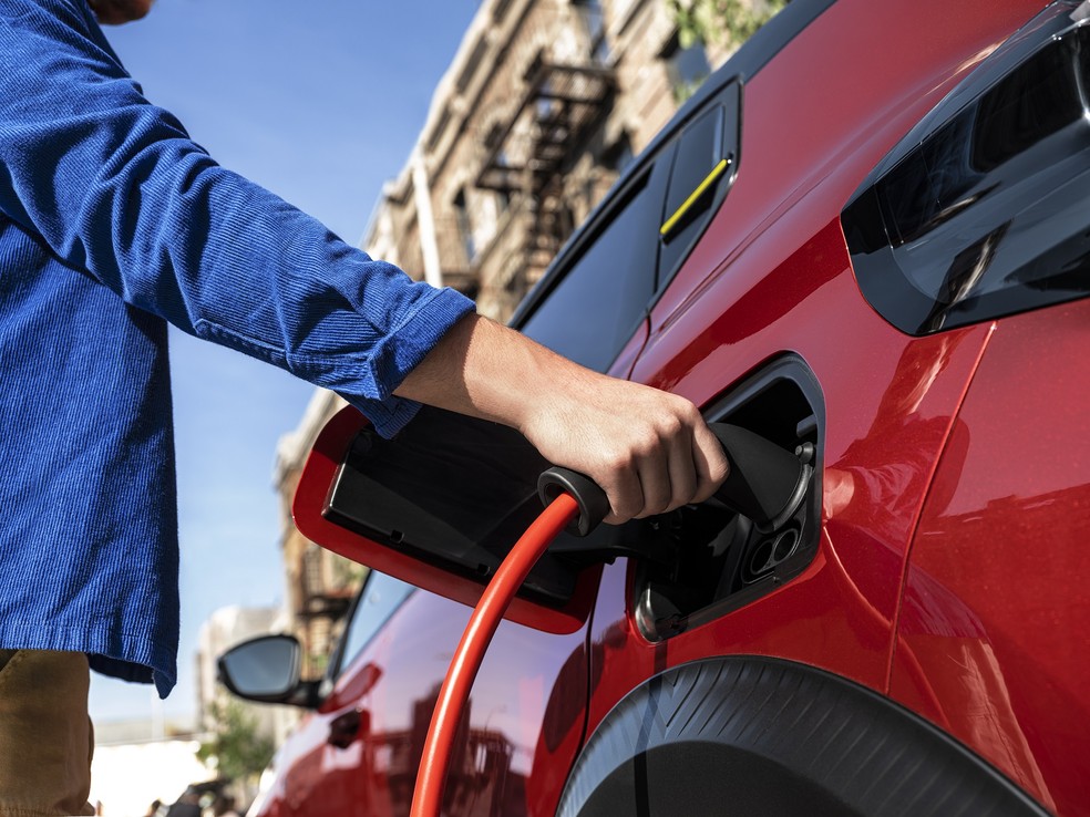 Recarga do Citroën ë-C3 leva 26 minutos em estações rápidas — Foto: Divulgação