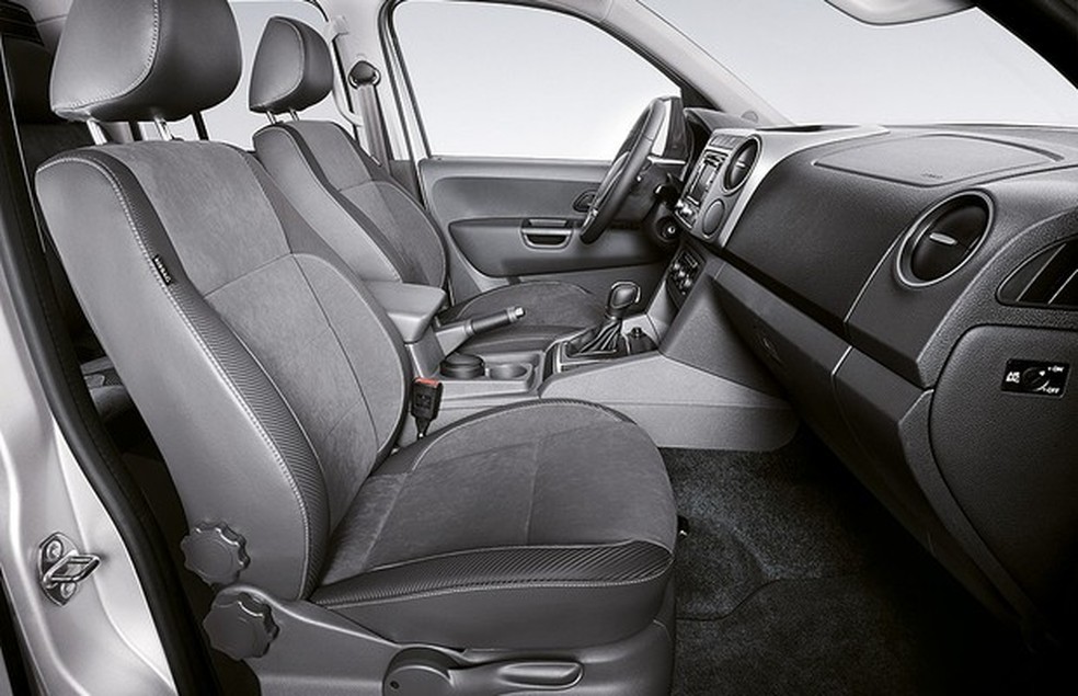 Volkswagen Amarok Dark Label 2015 (Foto: Divulgação) — Foto: Auto Esporte