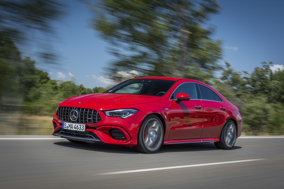 Mercedes-AMG CLA 45 S tem 4,69 metros de comprimento — Foto: Divulgação