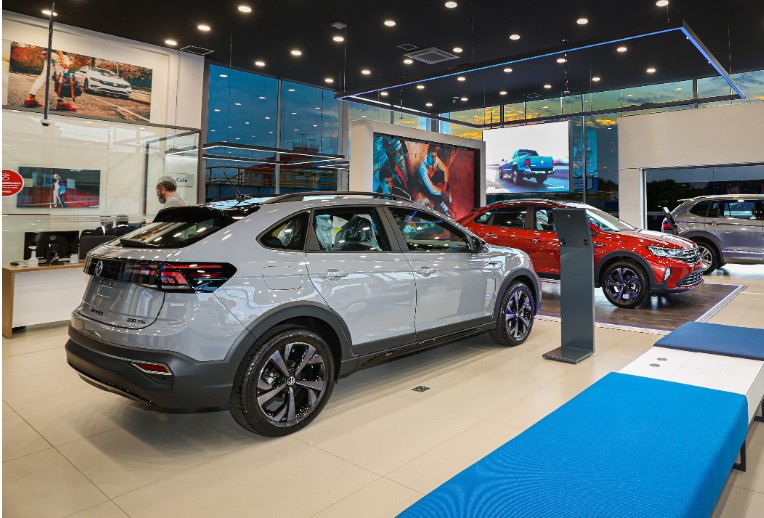 Preço do carro no site da marca é o mesmo das concessionárias?