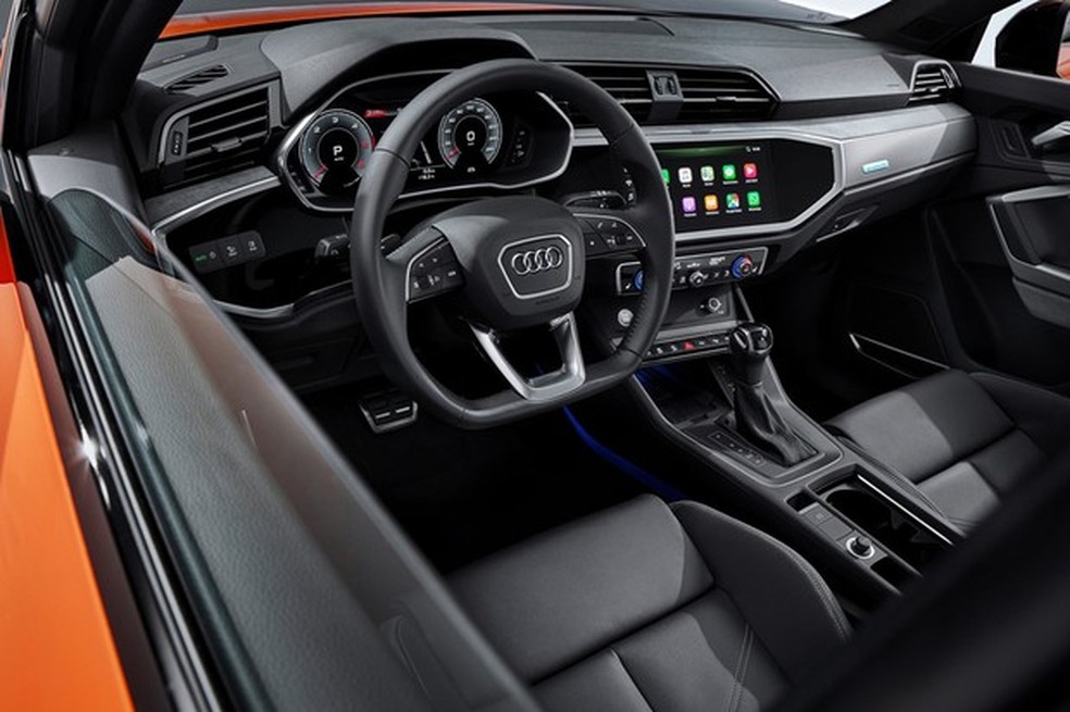 Painel digital e central multimídia dão um ar tecnológico ao interior (Foto: Divulgação) — Foto: Auto Esporte