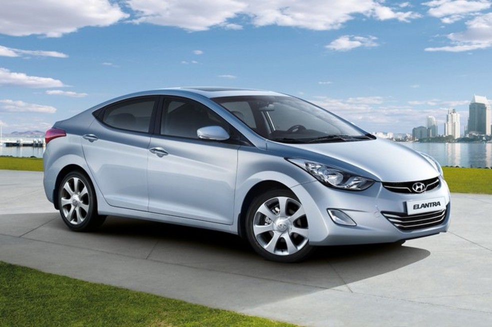 Entre os carros de Ciro Gomes está um Hyundai Elantra 2012 (Foto: Divulgação) — Foto: Auto Esporte