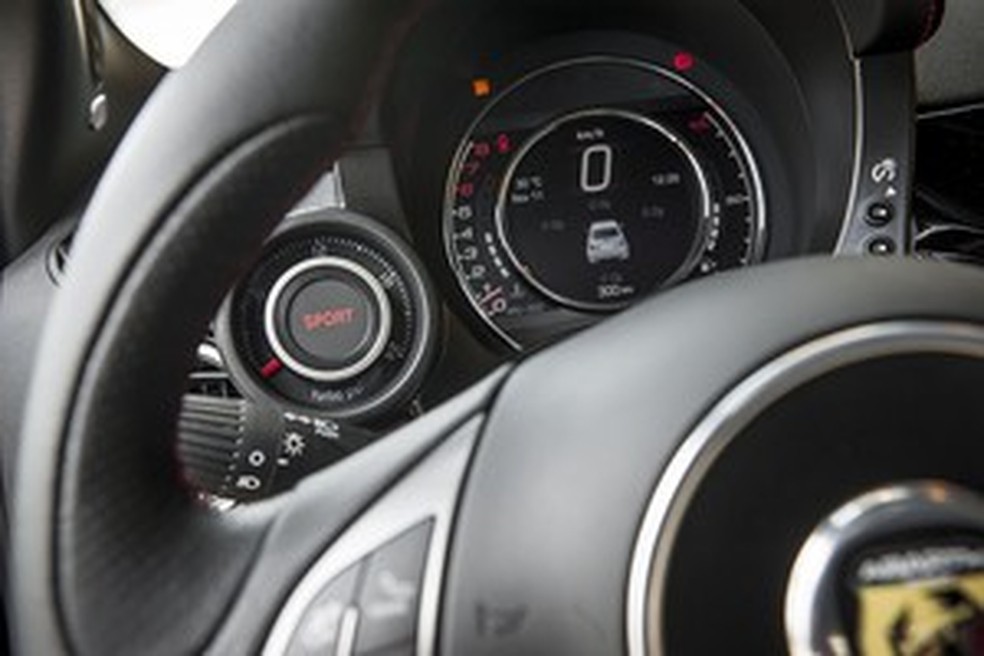 Fiat 500 Abarth (Foto: Divulgaçao) — Foto: Auto Esporte