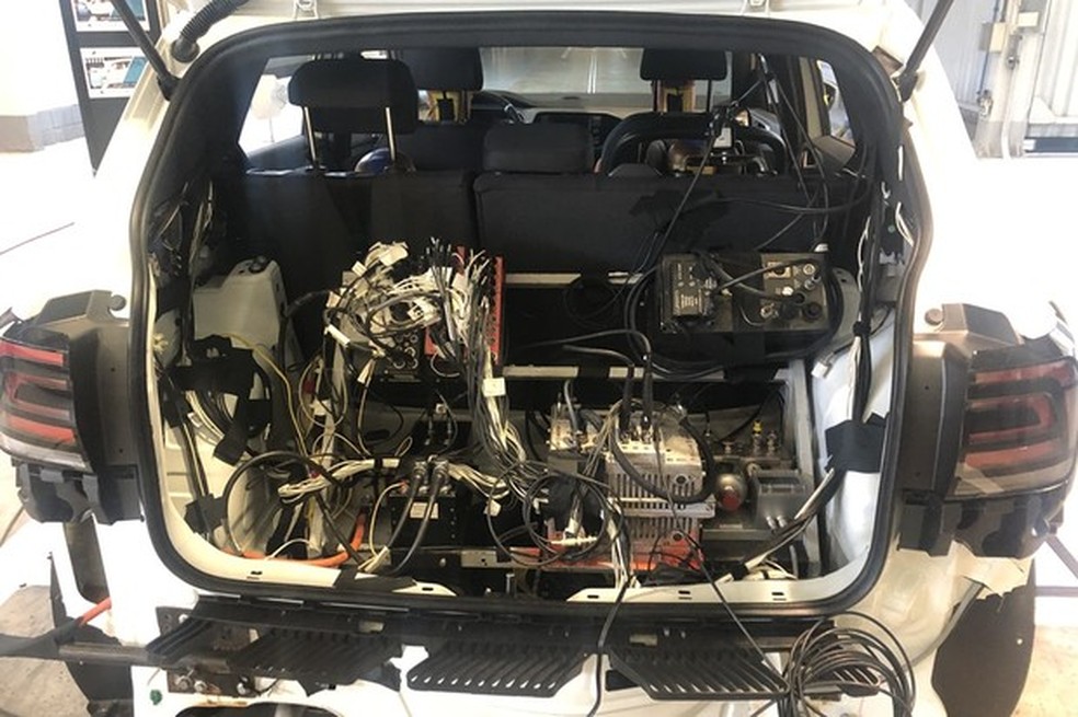 Instrumentação de carros e dummies leva duas semanas para ser feita (Foto: Thais Villaça/Auto News Brasil) — Foto: Auto Esporte