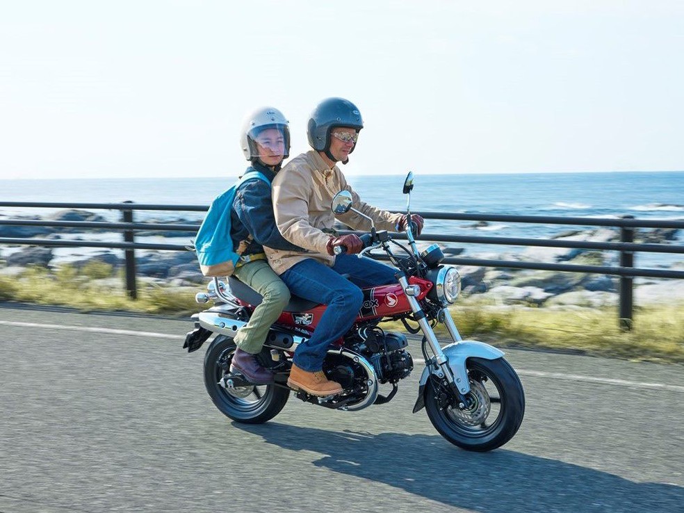 Honda Dax pode levar dois ocupantes — Foto: Divulgação
