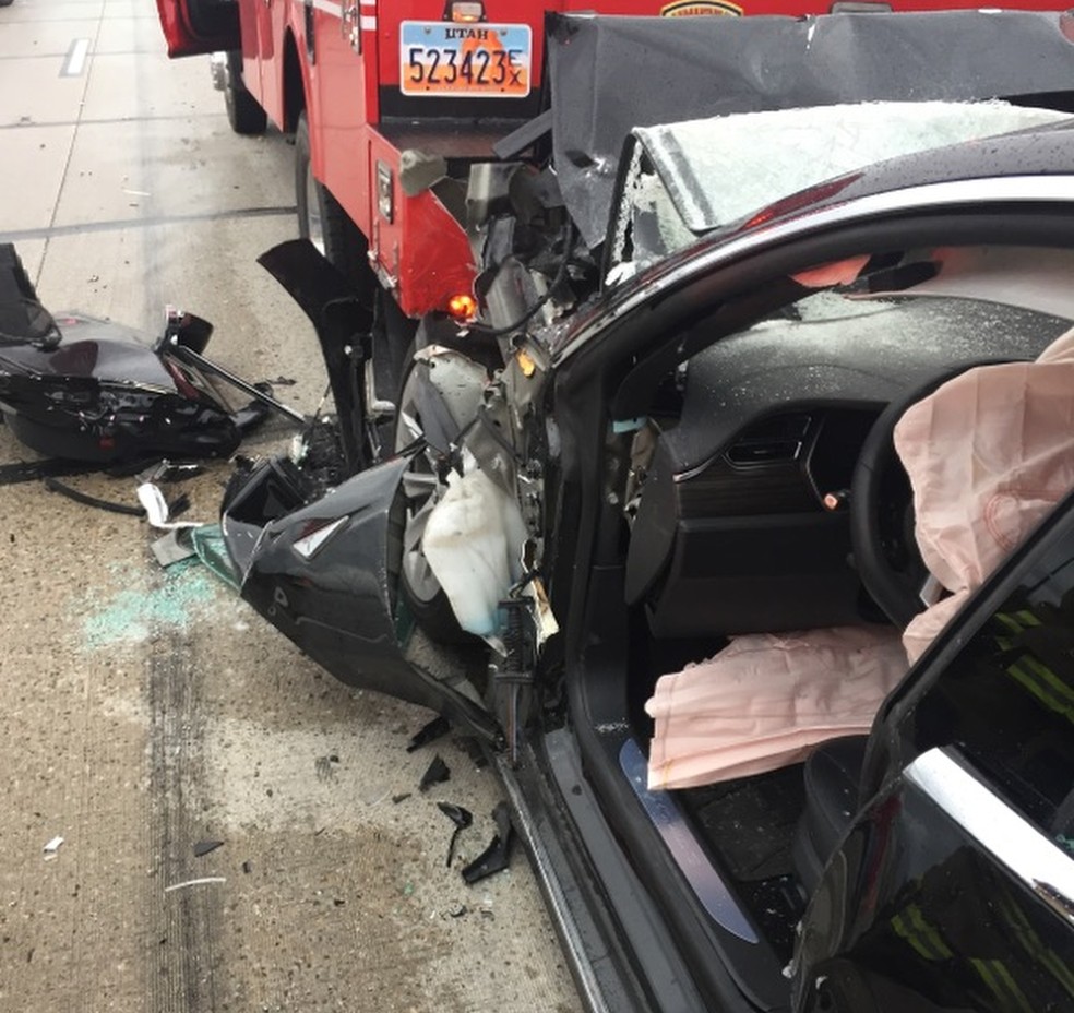 Acidente com Tesla ocorreu em South Jordan (Utah) — Foto: South Jordan Police Department/AP
