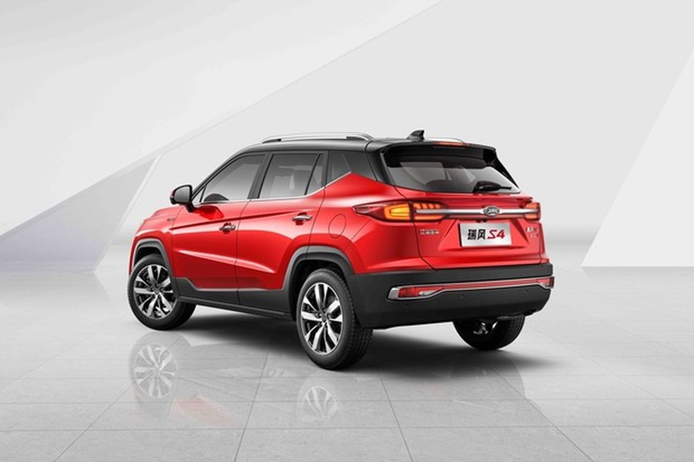 Porte de Jeep Compass e motor turbinado (Foto: Divulgação) — Foto: Auto Esporte